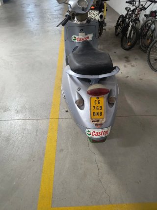 Aprilia Habana 49cc Scooter Gris