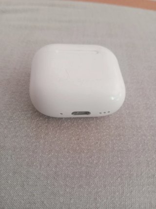 Apple AirPods Pro con caja y cargador