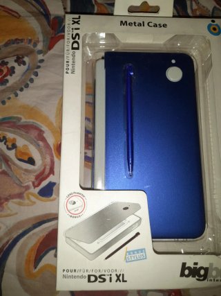 NUEVO. Custodia in metallo blu DSi XL BigBen