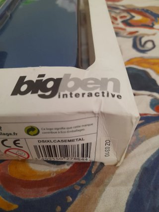 NUEVO. Custodia in metallo blu DSi XL BigBen