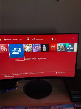 Pack PS4 Pro con dos mandos  + 6 Juegos
