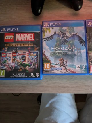 Pack PS4 Pro con dos mandos  + 6 Juegos