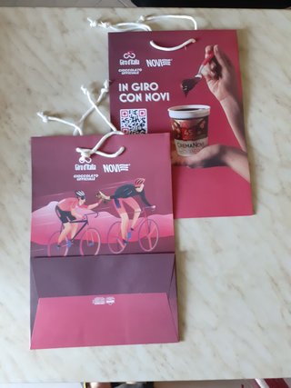 Gadget cioccolato Novi sponsor Giro d'Italia 2026