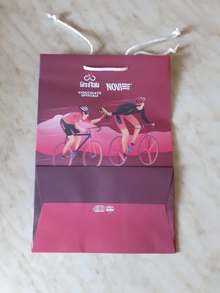 Gadget cioccolato Novi sponsor Giro d'Italia 2026