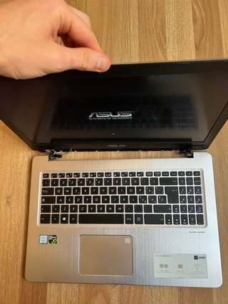 Asus Vivobook Pro - Argento e Nero