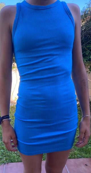 Vestido azul ajustado