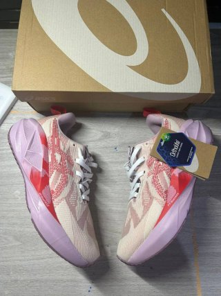 Asics Novablast 5 Talla 39 Rosa/Rojo