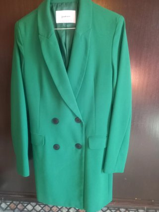 Stradivarius .Vestido blazer verde T.34/36