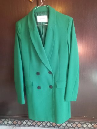 Stradivarius .Vestido blazer verde T.34/36