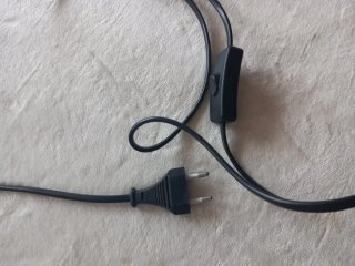 Lámpara de pinza negra y plateada