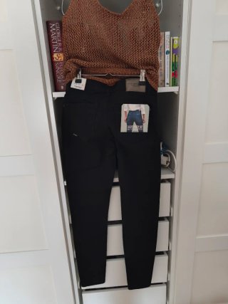 Pantalón vaquero negro