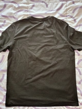 Camiseta Negra Hombre Diseño Latido Baloncesto