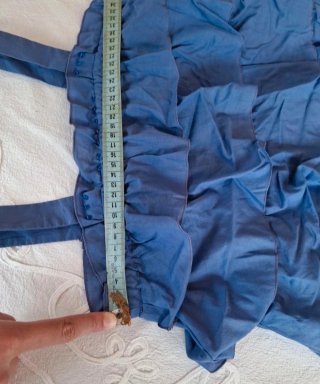 Vestido azul con volantes