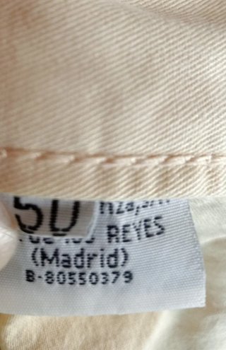 BERMUDAS DE HOMBRE COLOR BEIGE. TALLA 50.