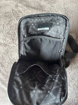 Bandolera Guess Negra
