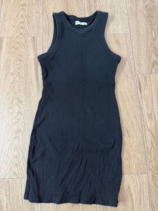 Vestido negro Bershka corto