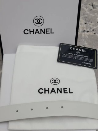 Cinturón Chanel Dorado y Blanco Perlas