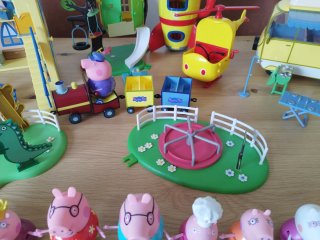 Colección Peppa Pig: Casa, castillo, muchas figura