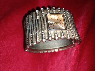 Reloj Bebe Brazalete con Cristales vintage
