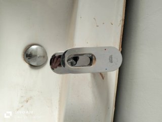 Mueble de baño con lavabo y grifo Grohe