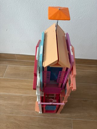Barbie supercasa casi nuevo