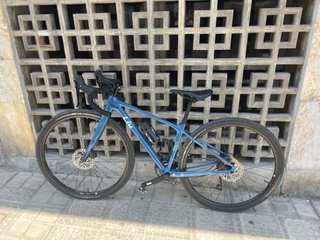 Bicicleta Gravel Liv Devote Azul Metalizada