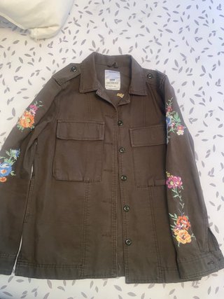 Chaqueta militar bordada mujer oversize