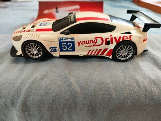 Scalextric Aston Martin DBR9 1:32