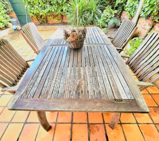 Tavolo in teak per esterni. 2m x 1m. Estensibile.