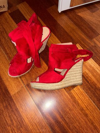 Sandalias de cuña rojas