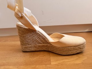 Cuñas Stradivarius Beige/Blanco