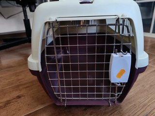 Transportín para mascotas morado y blanco