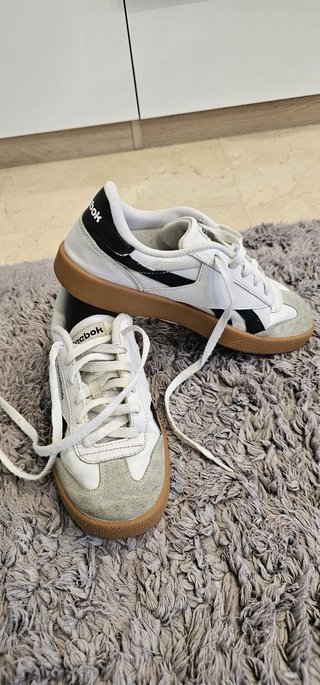 Zapatillas Reebok Blancas y Negrad