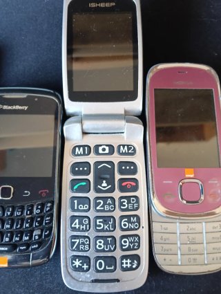 Conjunto de móviles y mp3