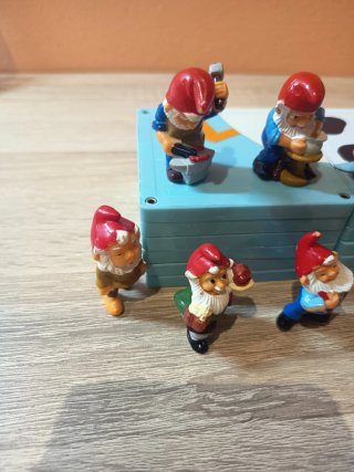 9 Figuras Gnomos Kinder Sorpresa Años 90