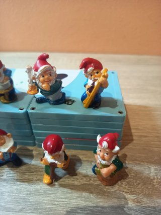 9 Figuras Gnomos Kinder Sorpresa Años 90