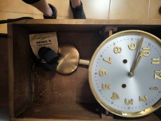 Reloj de pared madera carga manual