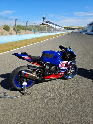 Yamaha R1 RN65 GYTR Moto de Circuito