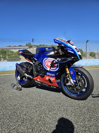 Yamaha R1 RN65 GYTR Moto de Circuito