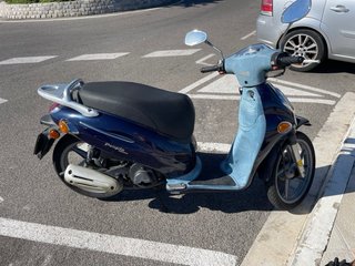 Kymco People 150 cc Scooter