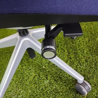 Silla de oficina Steelcase Please azul