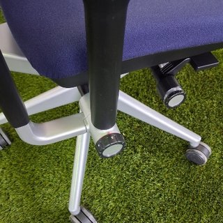 Silla de oficina Steelcase Please azul
