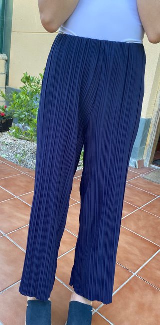 Pantalón azul plisado
