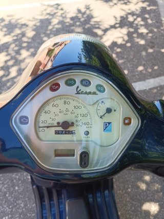 Vespa LX 125 ie 2012. 9400 km