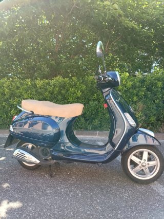 Vespa LX 125 ie 2012. 9400 km