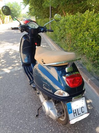 Vespa LX 125 ie 2012. 9400 km