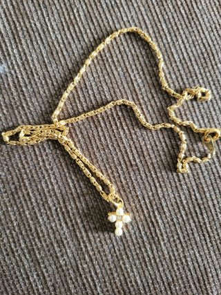 Colgante Cruz Perlas Vintage Oro