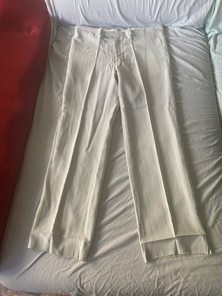Traje de boda de novio gris