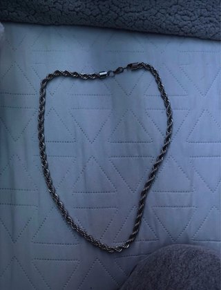 Collar plateado hombre