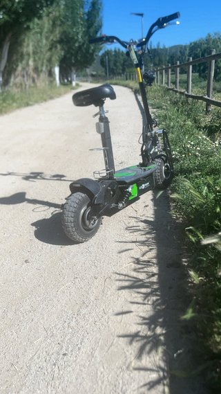 Patinete eléctrico con asiento